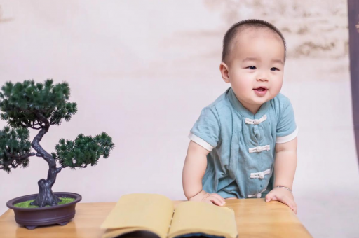 宁津宝宝脸上小白点